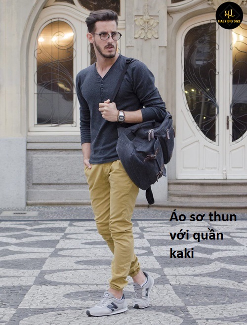comboo áo thun với quần kaki