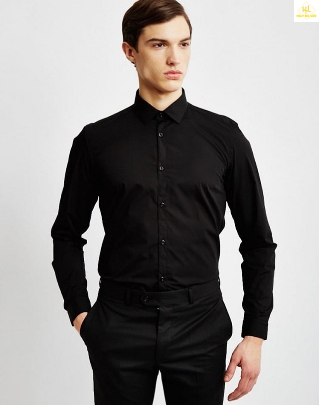 Áo sơ mi đen kết hợp với quần tây đen