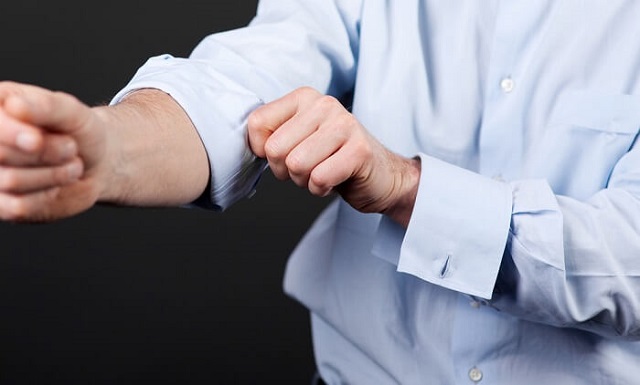 Cach-xoan-tay-ao-so-mi-the-basic